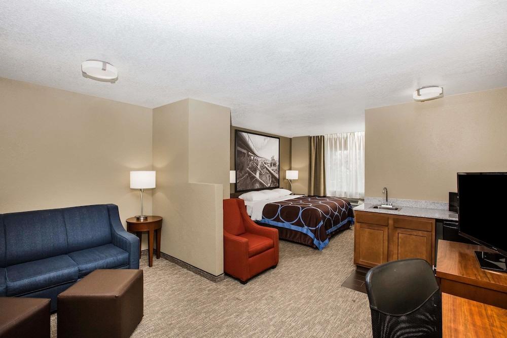 Hotel Super 8 By Wyndham Altoona Exteriér fotografie